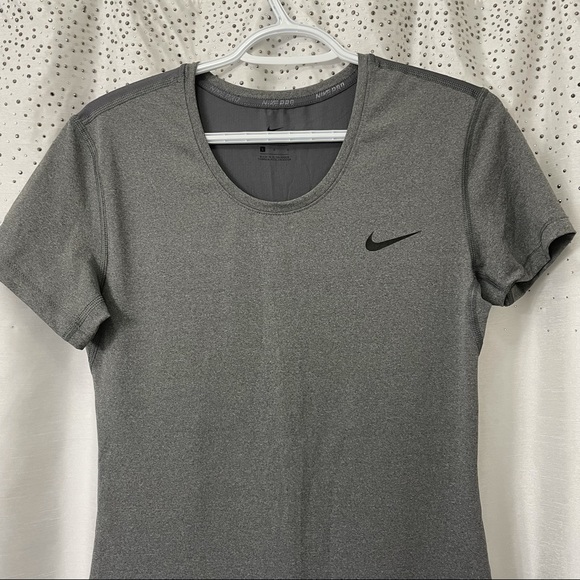 Nike shirt - Picture 2 of 3